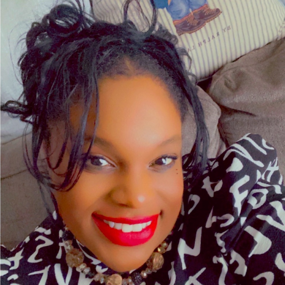 Meet your Posher, Delisha